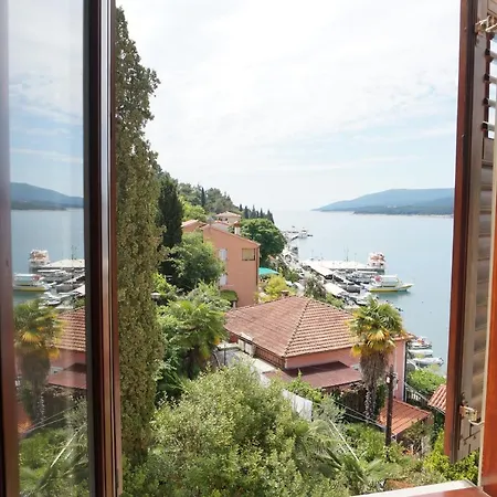 Apartmán Angie - Intermezzo With Sea View In Center Of