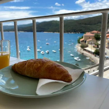 Apartment Angie - Intermezzo With Sea View In Center Of