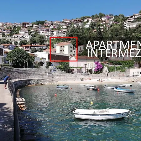 Angie - Intermezzo With Sea View In Center Of Апартаменты Рабац