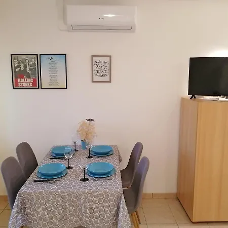 Апартаменты Angie - Intermezzo With Sea View In Center Of Рабац