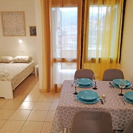 Angie - Intermezzo With Sea View In Center Of Apartmán