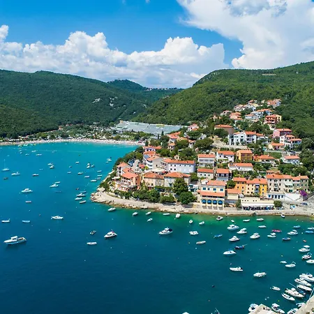 Angie - Intermezzo With Sea View In Center Of